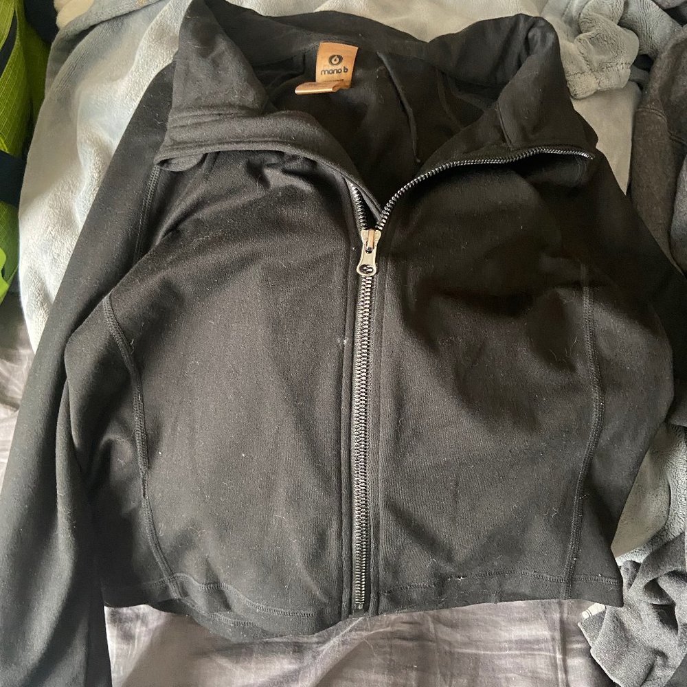 black cropped zip up